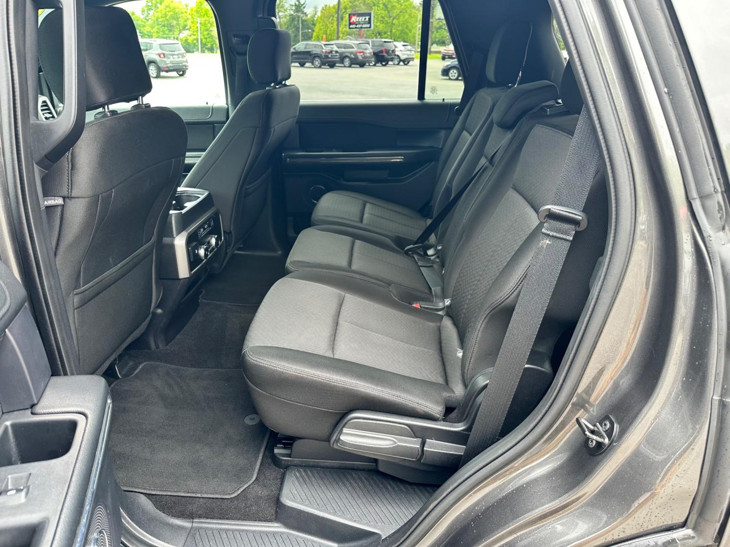 2019 Gray /Black Ford Expedition XLT (1FMJU1JT3KE) with an 3.5L V6 DOHC 24V TWIN TURBO engine, 10 Speed Automatic transmission, located at 547 E. Main St., Orwell, OH, 44076, (440) 437-5893, 41.535435, -80.847855 - Photo#39